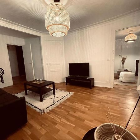 Chic Apartment On The Famous Shopping Rue Du Faubourg Saint-Honore Street Париж Екстер'єр фото